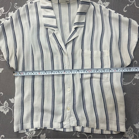 Aritzia Wilfred Free Shawna Striped Blouse Sz XS White Navy - Picture 4 of 6